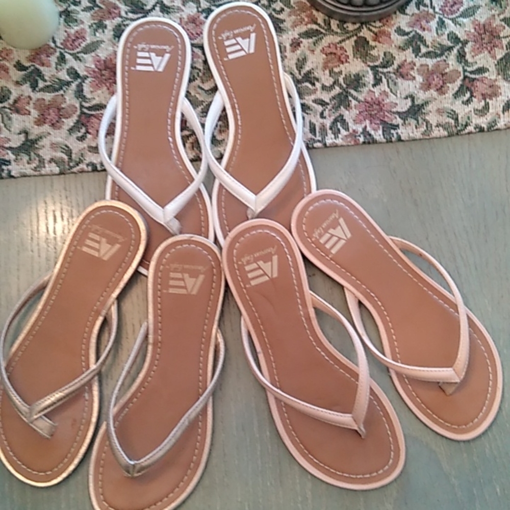 SOLD!! 3-pairs American Eagle leather-like Flip Flops size 5